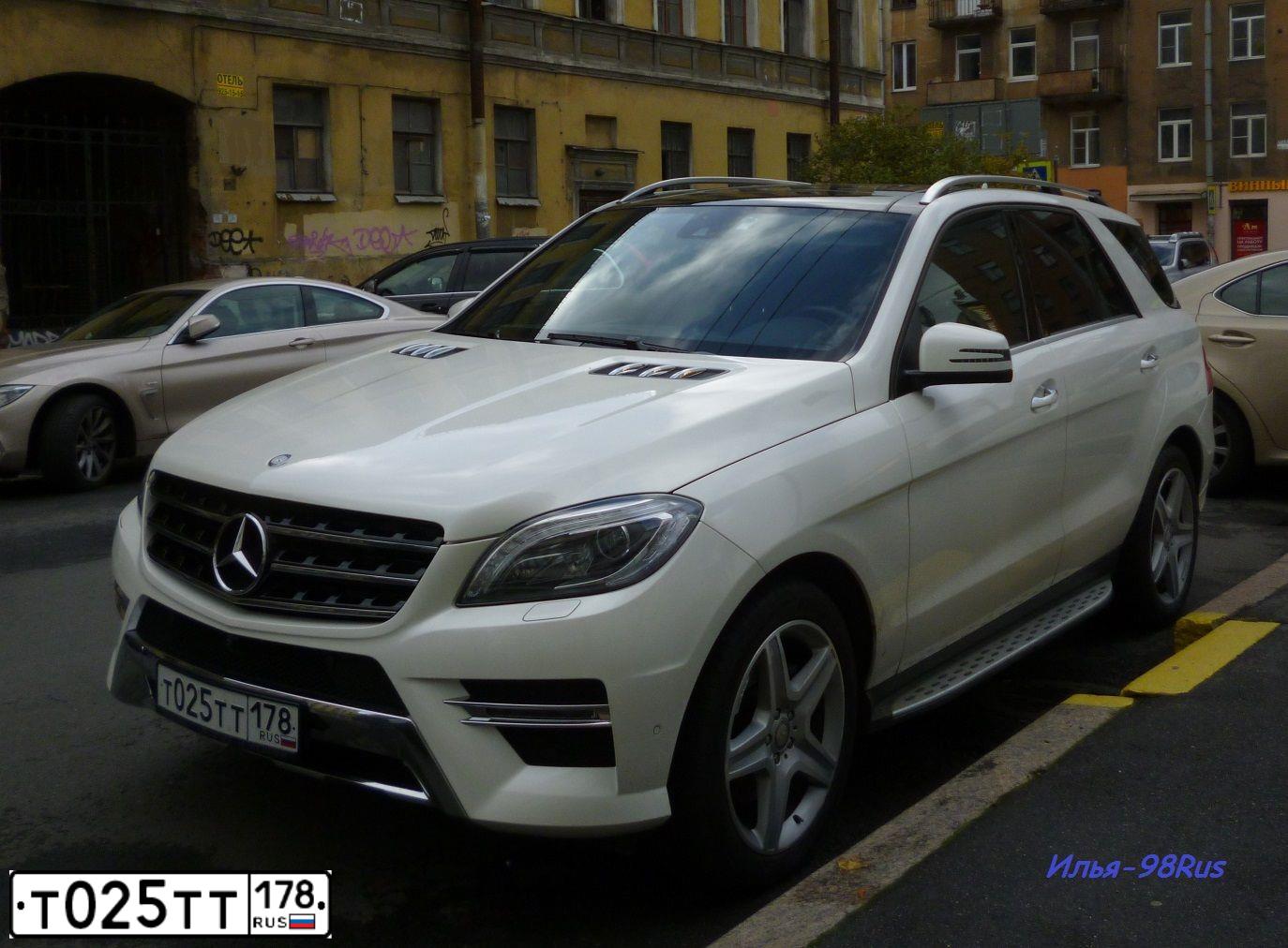 Фото автомобиля MERCEDES M-KLASSE, 2015 — госномер Т025ТТ178. Цвет: Белый