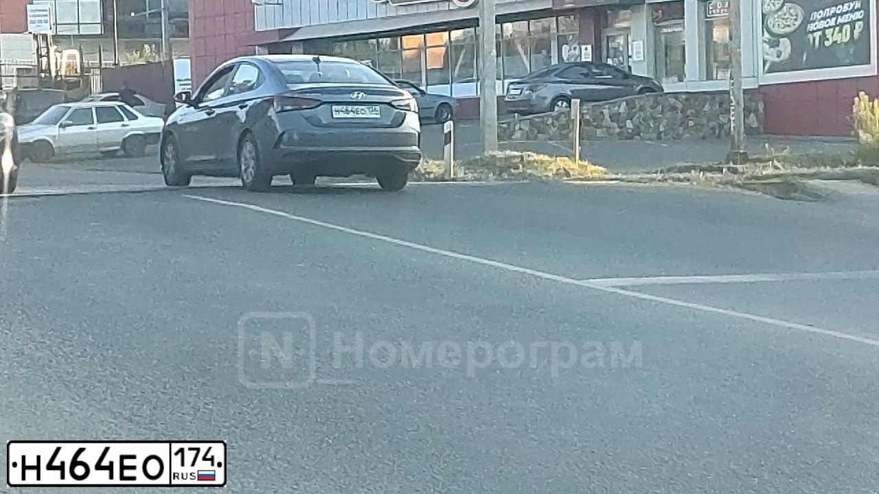 Фото автомобиля TOYOTA COROLLA, 2008 — госномер М189УН33. Цвет: Серебристый