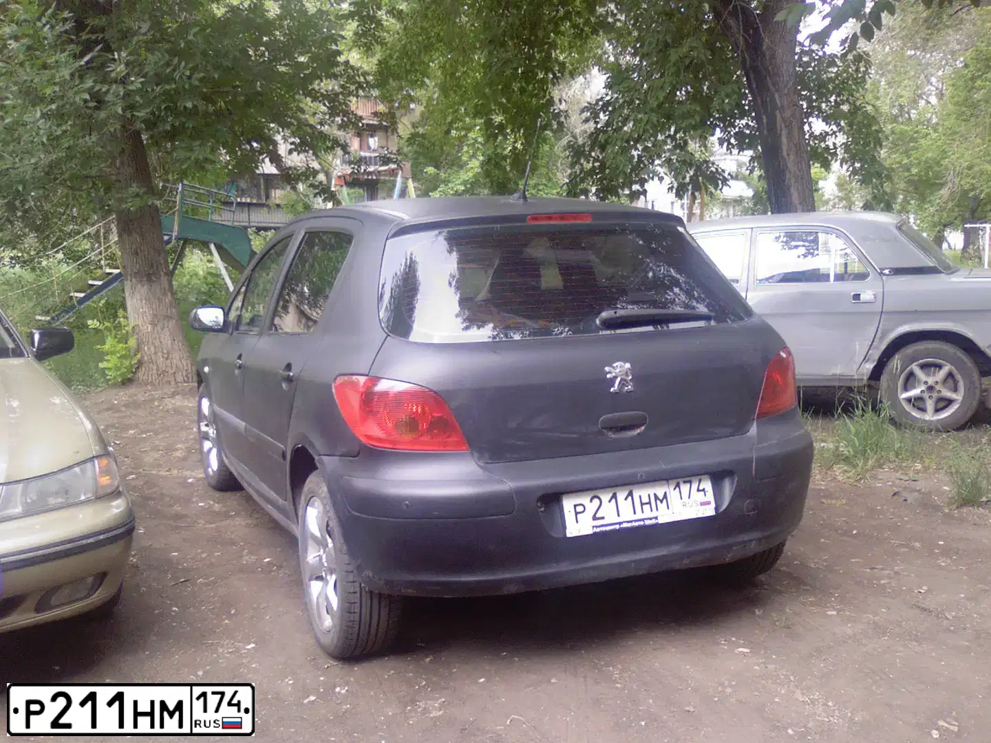 Фото автомобиля KIA CEE'D, 2012 — госномер Р211НМ174. Цвет: БЕЛЫЙ