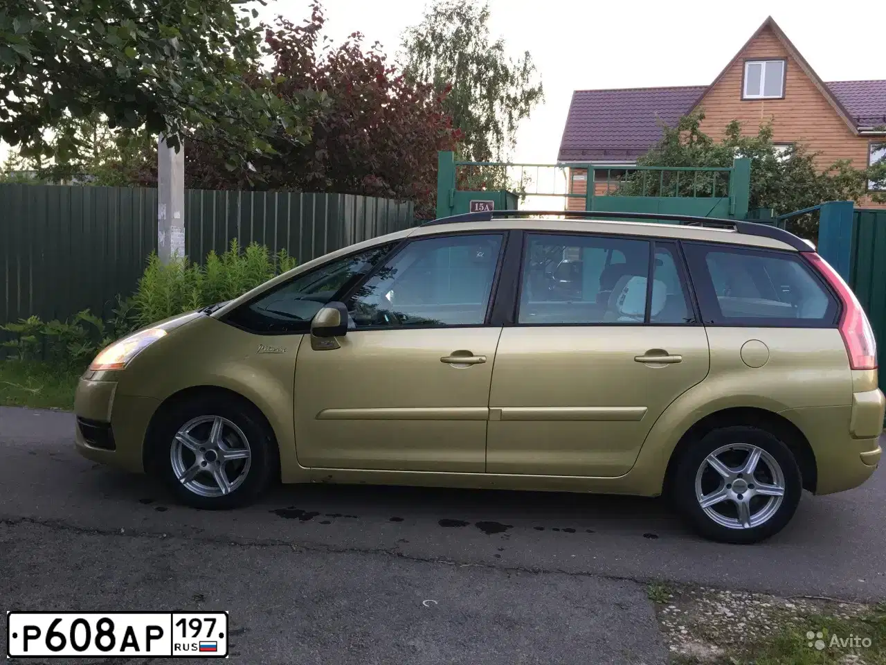 Фото автомобиля CITROEN C4 PICASSO, 2008 — госномер Р608АР197. Цвет: ЖЁЛТЫЙ