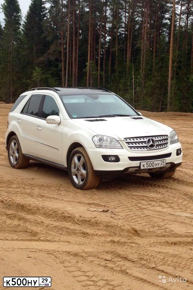 Фото автомобиля MERCEDES M-KLASSE, 2008 — госномер О995АС98. Цвет: Белый