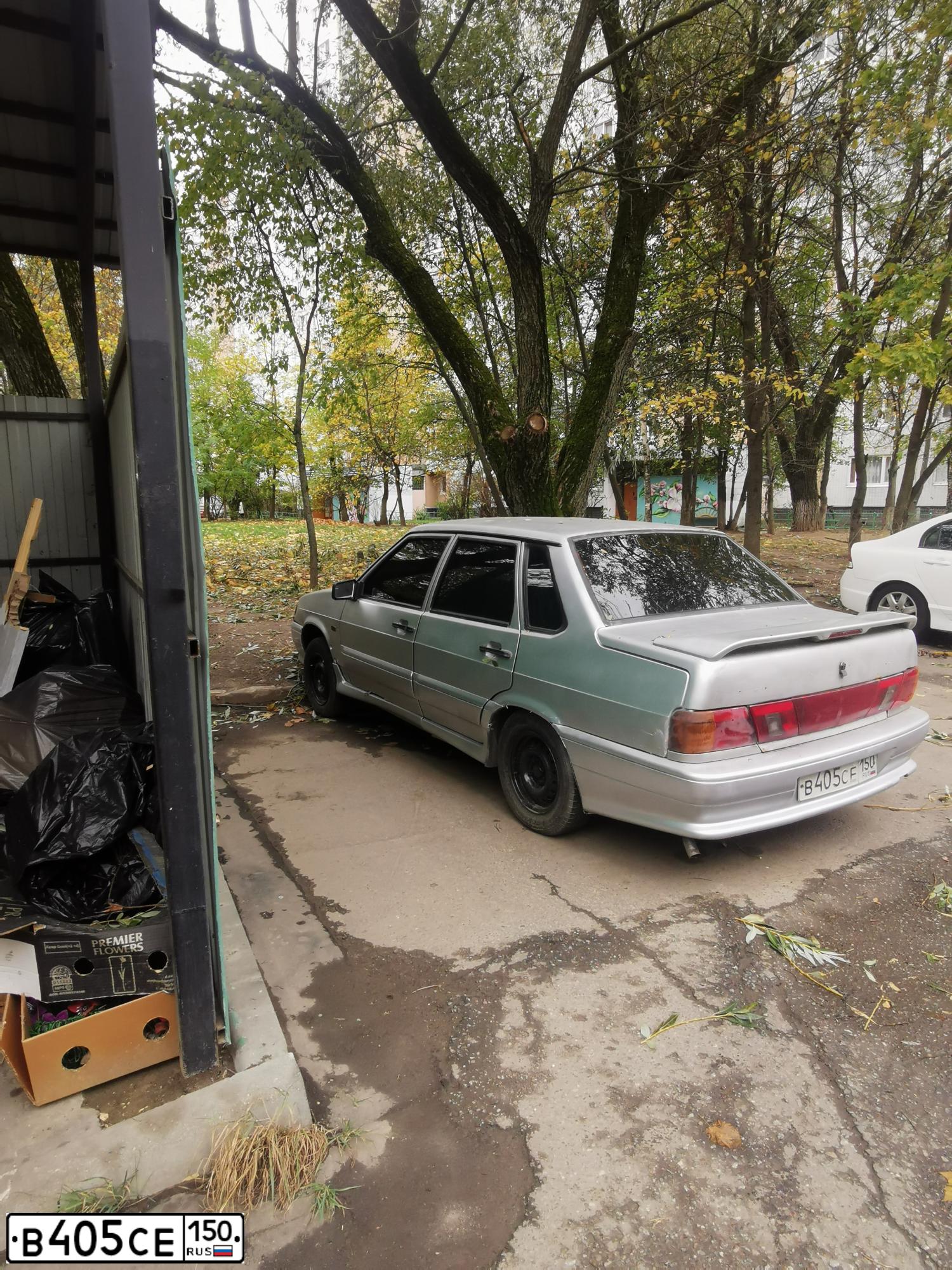 Фото автомобиля LADA 2115 SAMARA, 2006 — госномер В405СЕ150. Цвет: БЕЛЫЙ СЕРЕБРИСТЫЙ