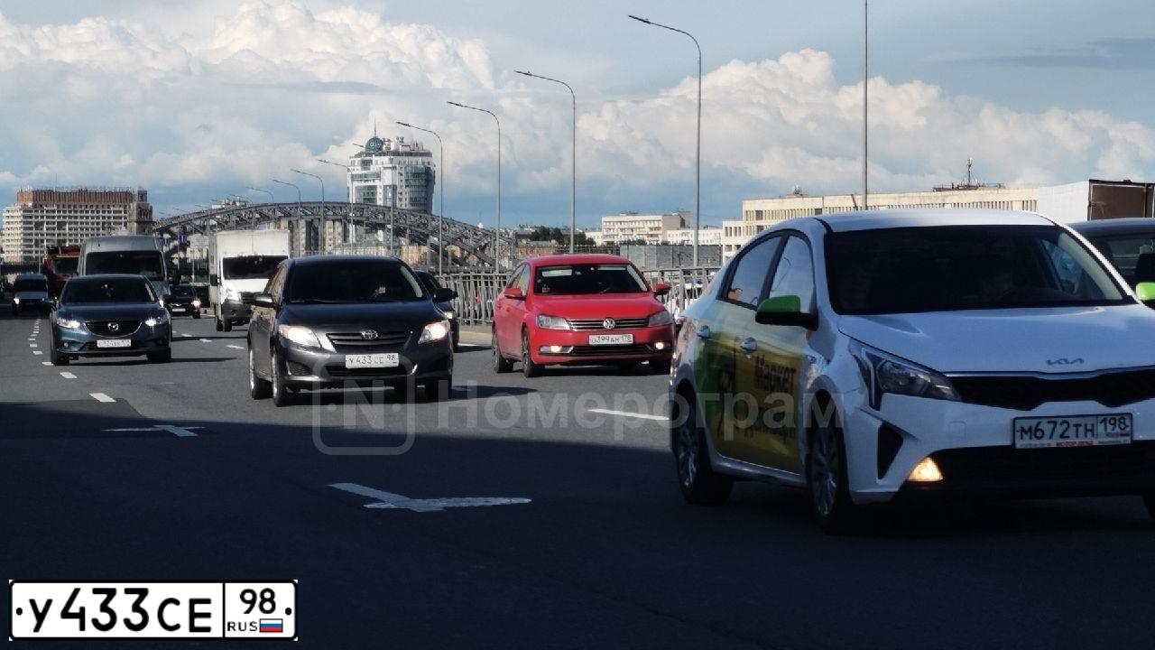 Фото автомобиля TOYOTA COROLLA, 2008 — госномер У433СЕ98