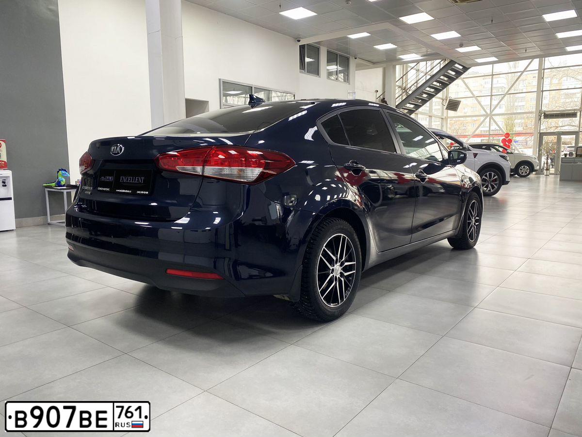 Фото автомобиля KIA CERATO, 2019 — госномер В907ВЕ761. Цвет: синий