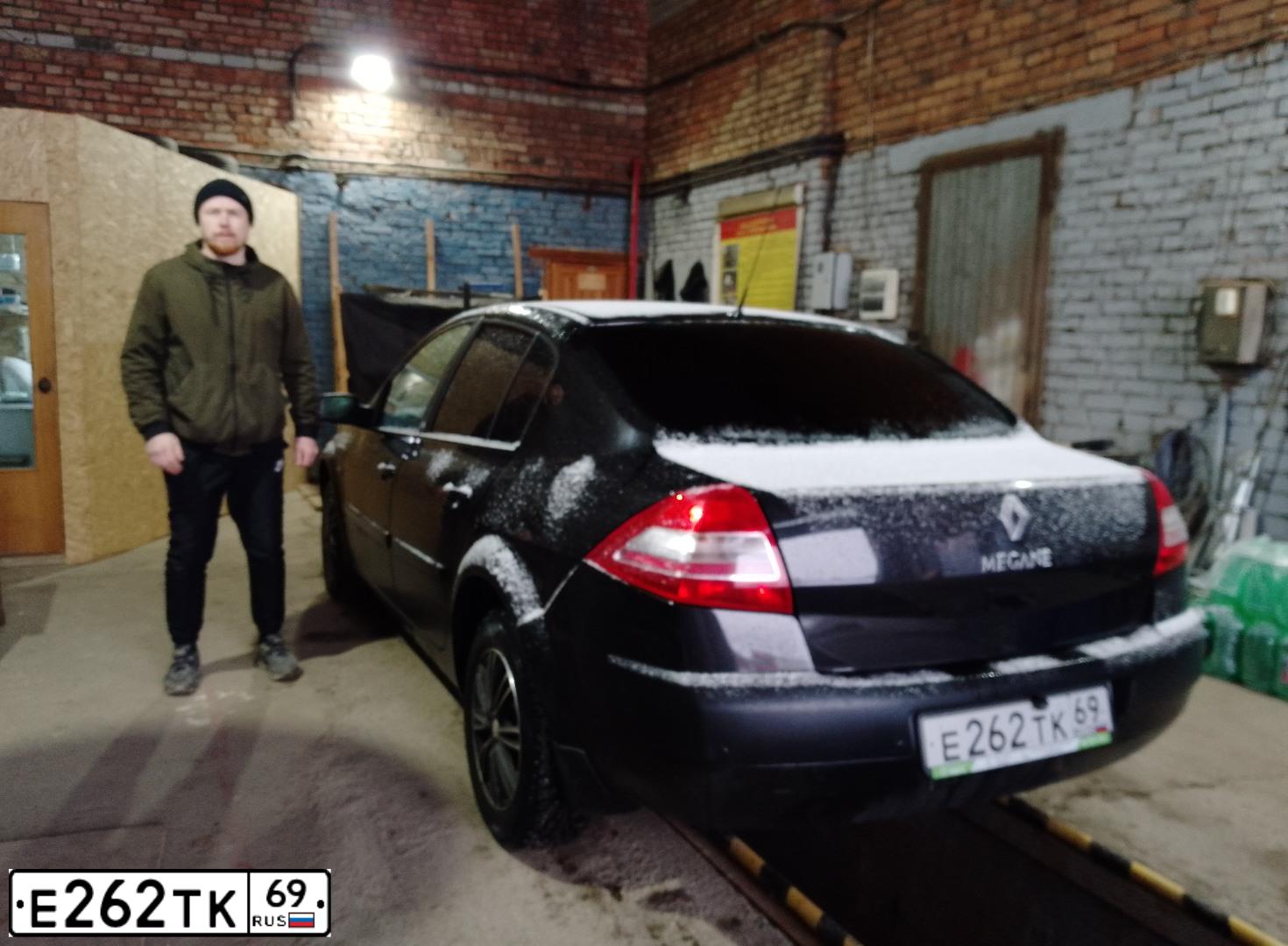 Фото автомобиля RENAULT MEGANE, 2008 — госномер Р933АС76. Цвет: ЧЕРНЫЙ