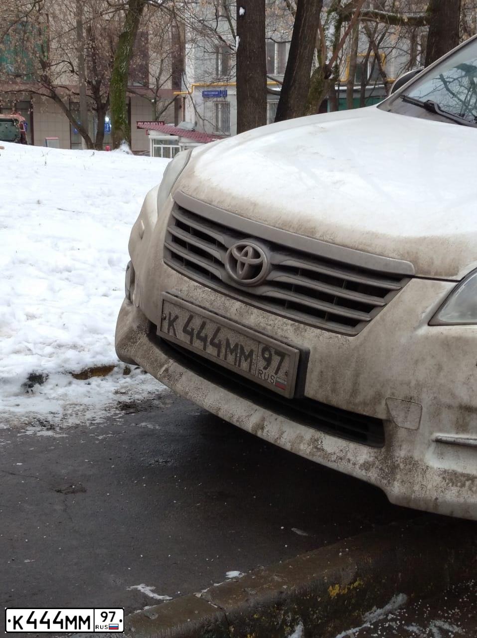 Фото автомобиля TOYOTA RAV4, 2011 — госномер К444ММ97. Цвет: БЕЛЫЙ