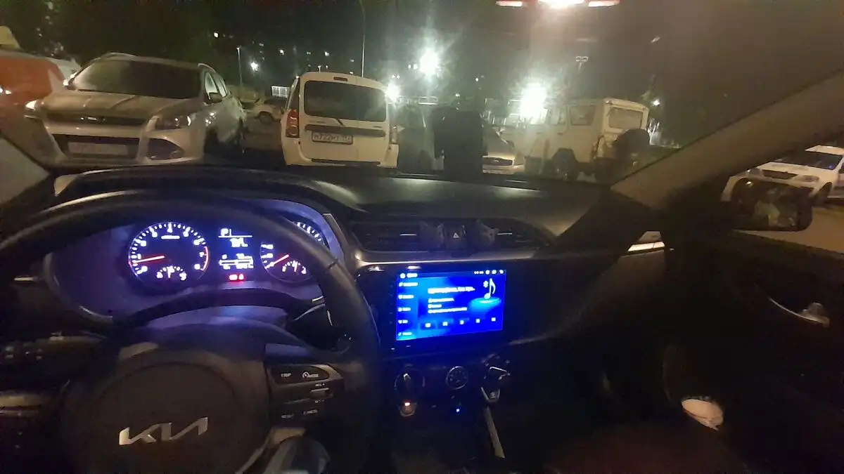 Фото автомобиля PEUGEOT 307, 2006 — госномер Е812КТ125. Цвет: СЕРЫЙ