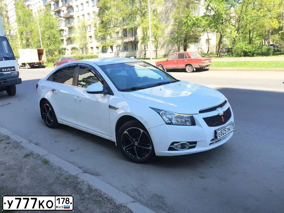 Фото автомобиля BMW X5, 2016 — госномер У777КО178. Цвет: БЕЛЫЙ МЕТАЛЛИК