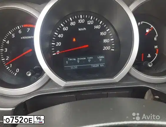 Фото автомобиля SUZUKI GRAND VITARA, 2010 — госномер О752ОЕ96. Цвет: БЕЖЕВЫЙ