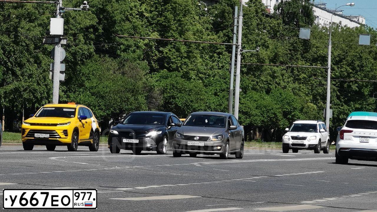Фото автомобиля EXEED (CHERYEXEED, XINGTU) LX, 2023 — госномер Е416АУ250. Цвет: СИНИЙ