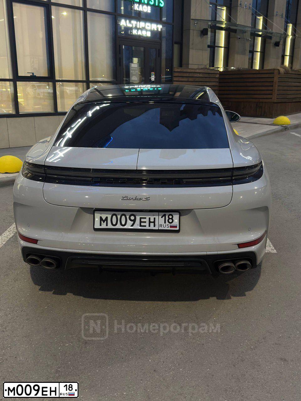 Фото автомобиля VOLKSWAGEN GOLF, 2010 — госномер М009ЕН18. Цвет: Красный
