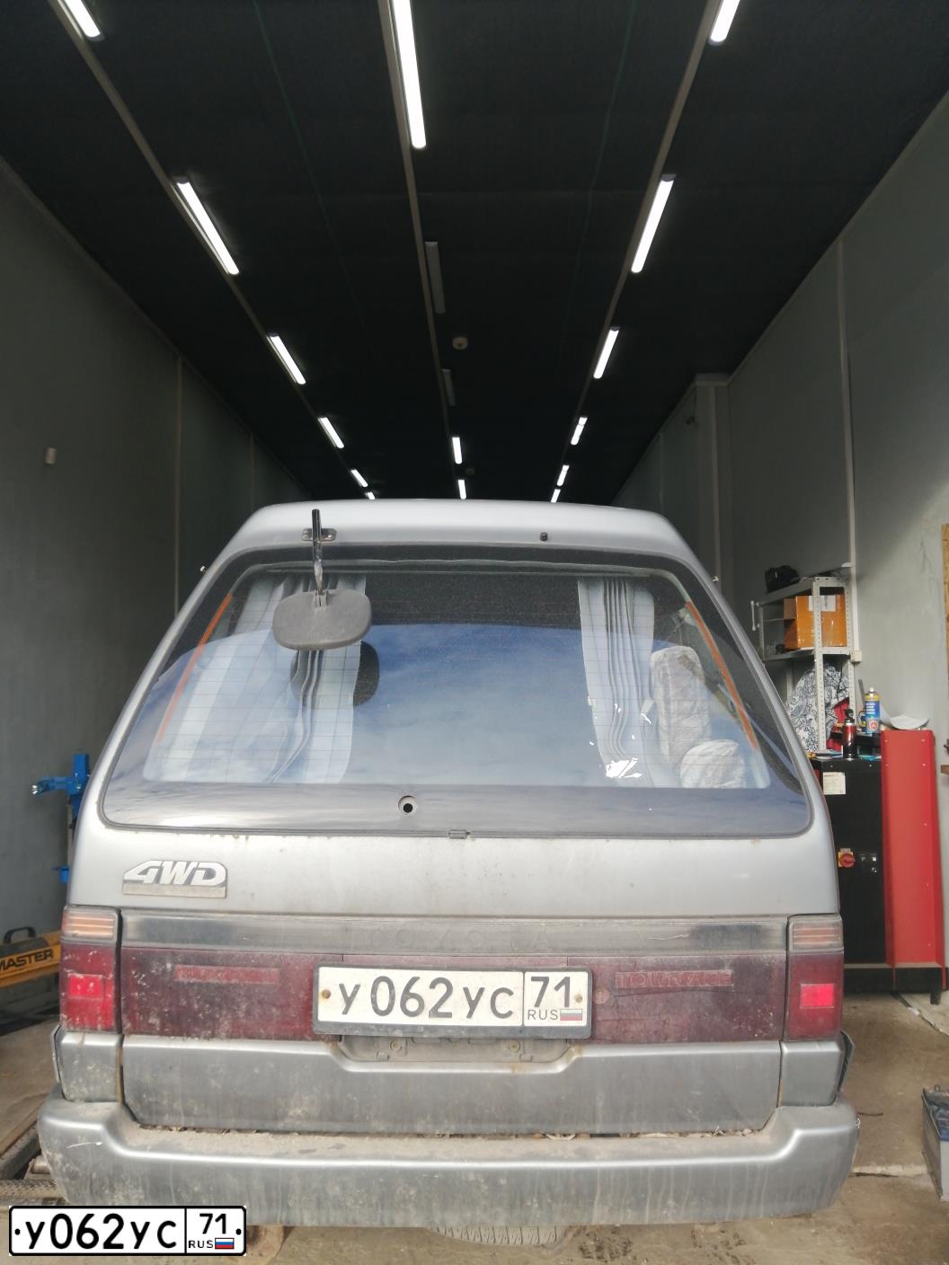 Фото автомобиля TOYOTA LITEACE, 1991 — госномер А546РВ46