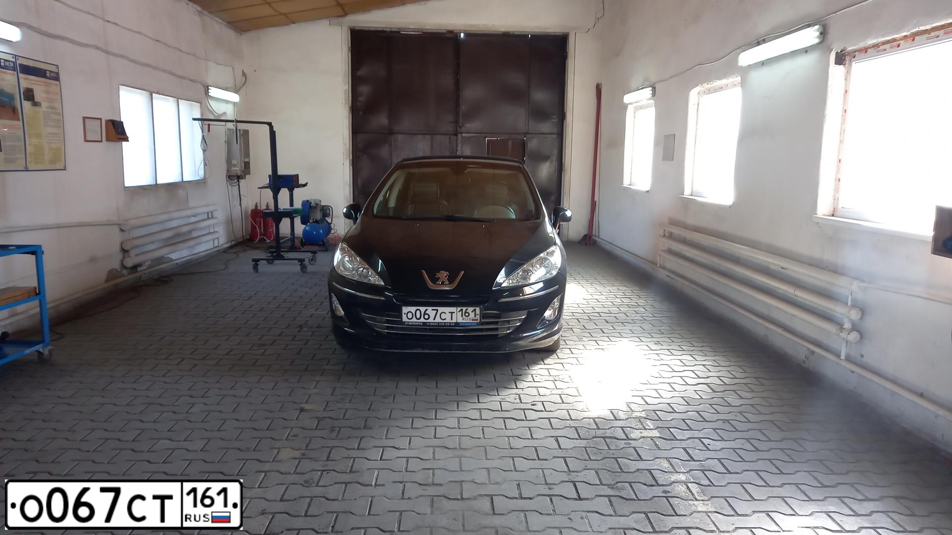 Фото автомобиля PEUGEOT 408, 2014 — госномер О067СТ161. Цвет: ЧЕРНЫЙ