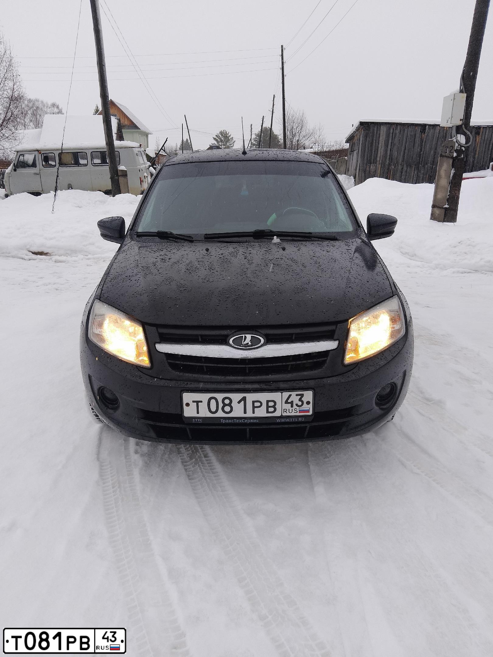 Фото автомобиля LADA 2190 GRANTA, 2015 — госномер У450РХ43