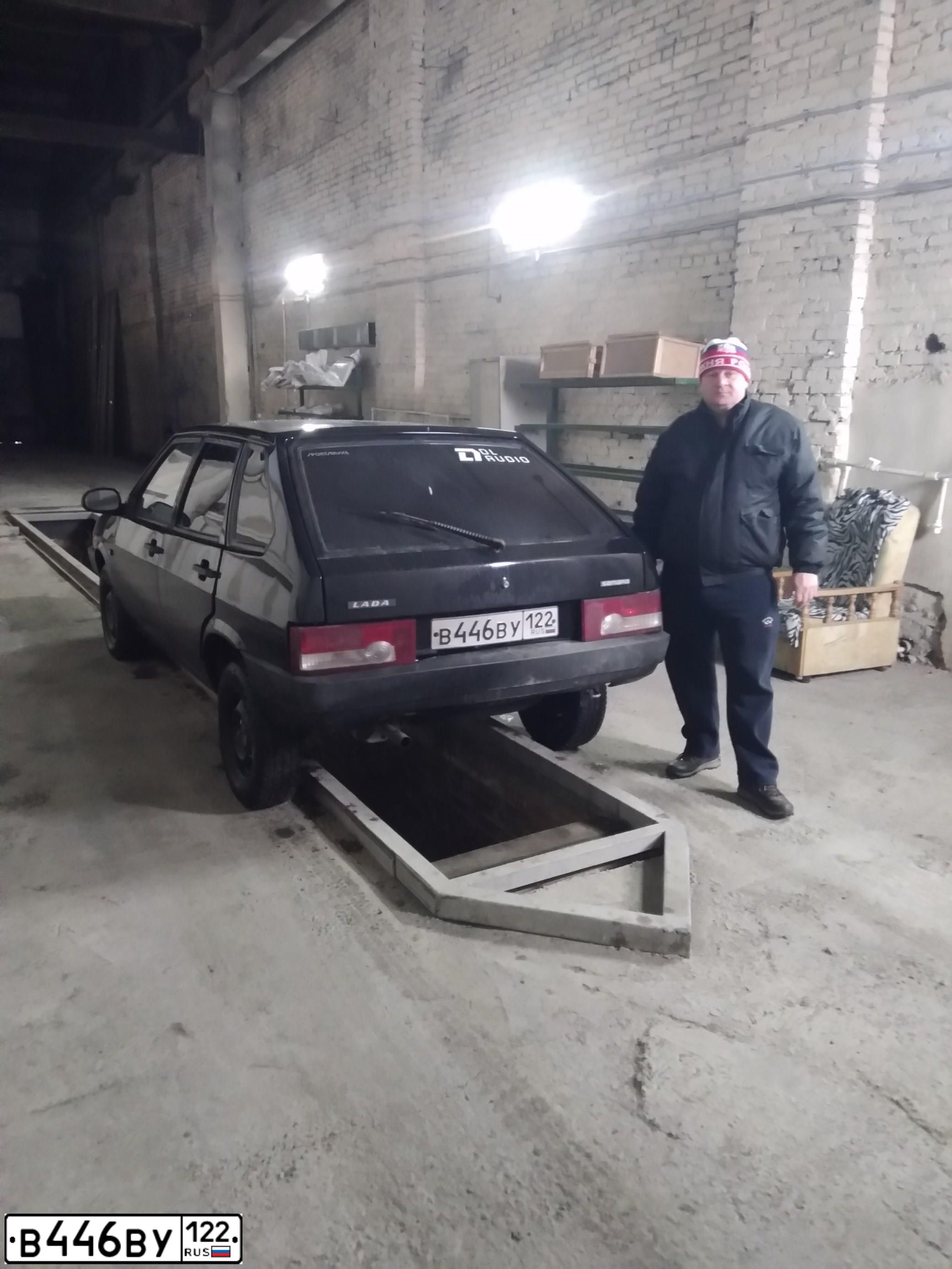 Фото автомобиля LADA 2109 SAMARA, 2003 — госномер В446ВУ122. Цвет: ЧЕРНЫЙ