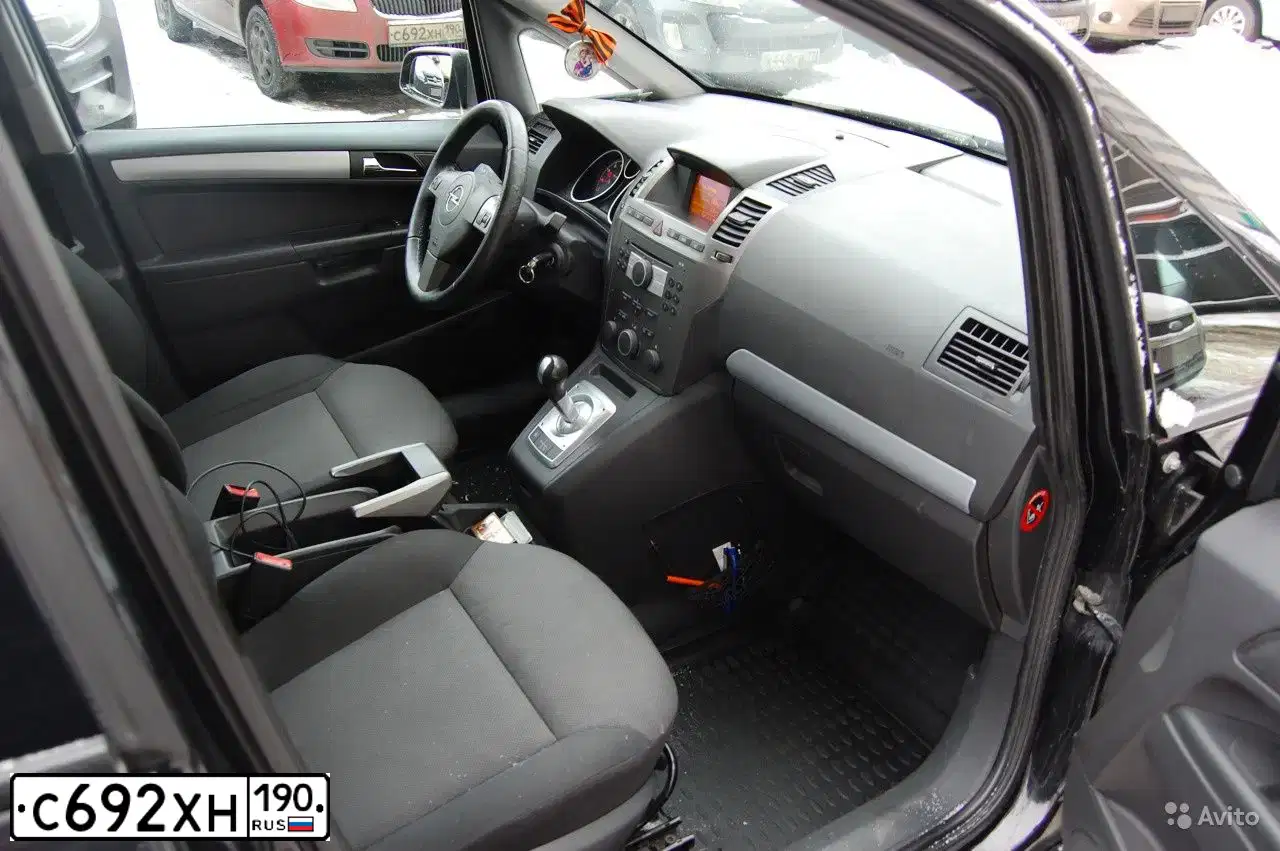 Фото автомобиля SKODA FABIA, 2007 — госномер С692ХН190. Цвет: ВИШНЕВЫЙ