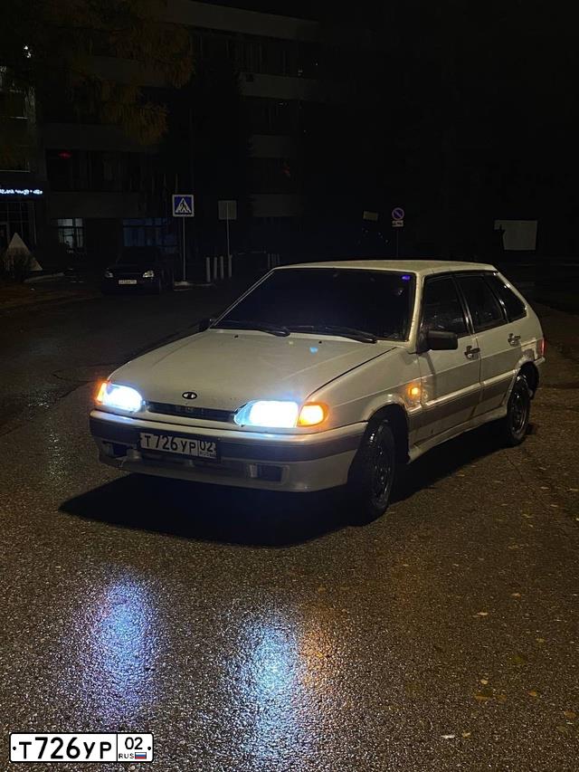 Фото автомобиля LADA 2114 SAMARA, 2004 — госномер Т726УР02. Цвет: МОЛОЧНО-БЕЛЫЙ СЕРЕБРИСТЫЙ