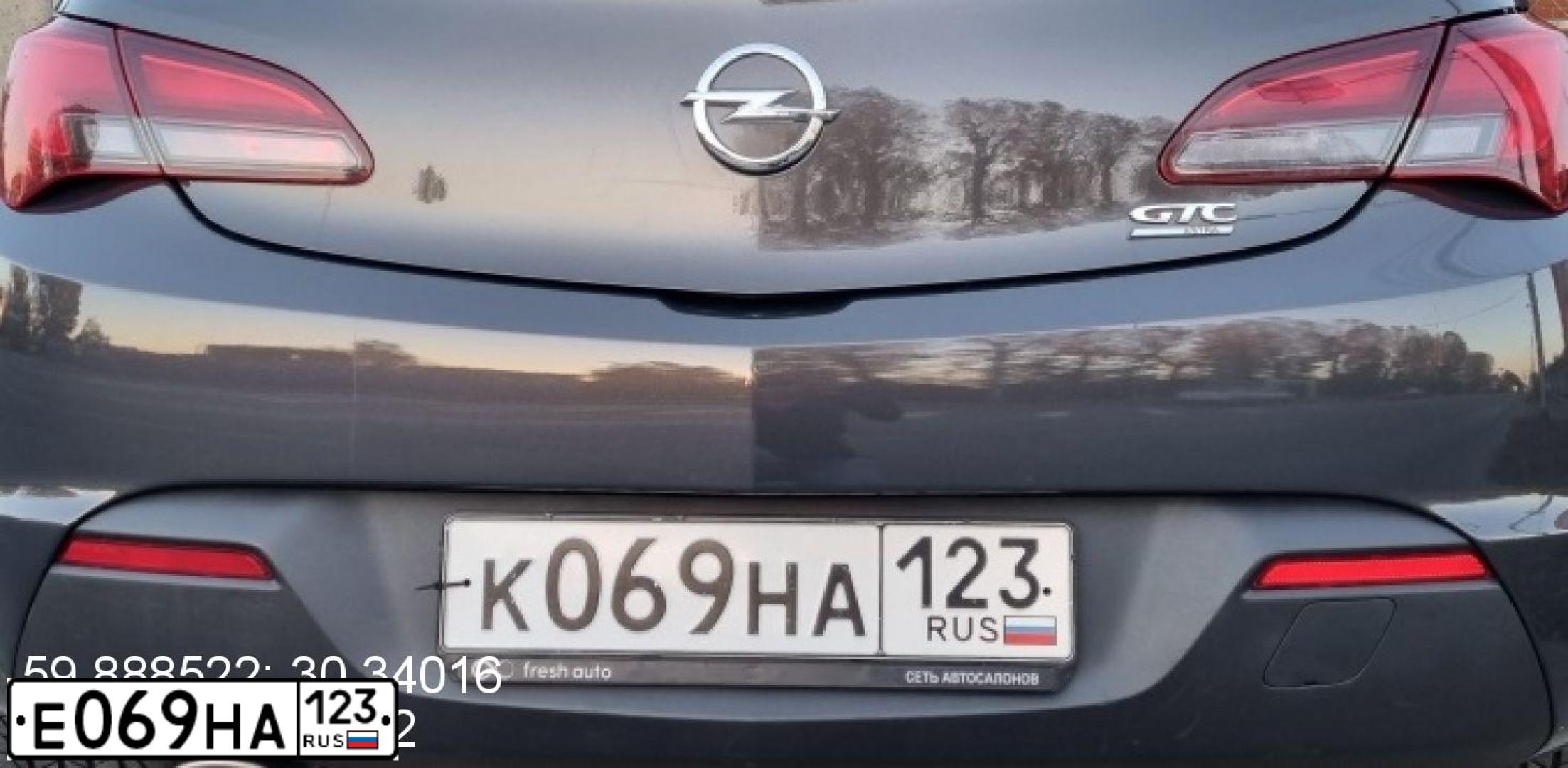 Фото автомобиля LADA 2106, 2001 — госномер Е069НА123. Цвет: СЕРЕБРИСТЫЙ ЯРКО-ЗЕЛЕНЫЙ