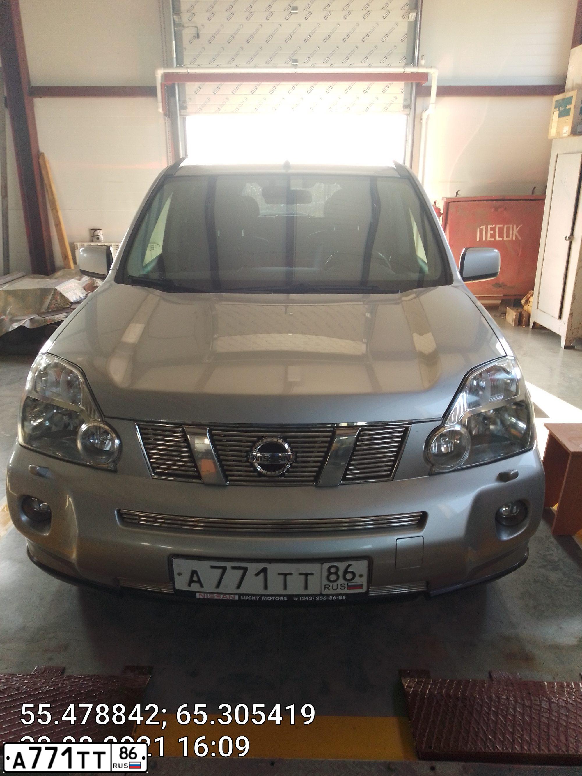 Фото автомобиля NISSAN X-TRAIL, 2009 — госномер А771ТТ86. Цвет: СЕРЕБРИСТЫЙ