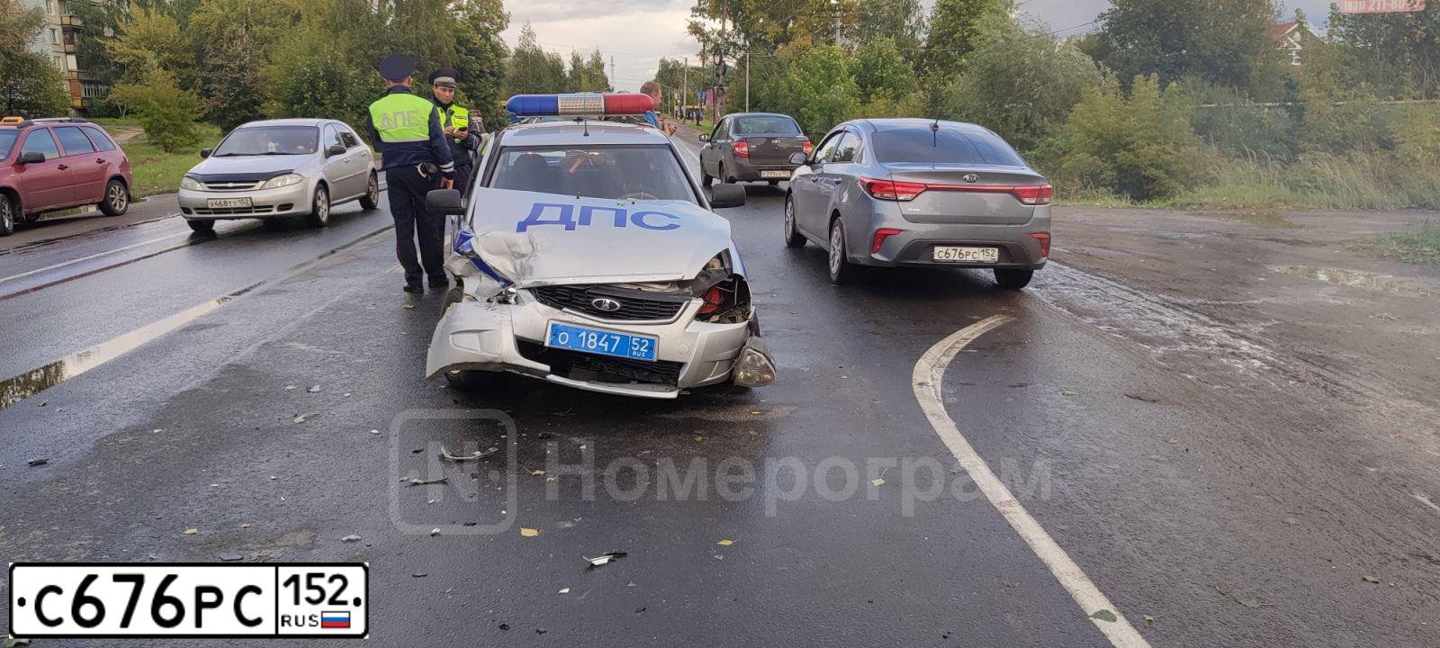 Фото автомобиля KIA RIO, 2020 — госномер С676РС152. Цвет: СЕРЫЙ