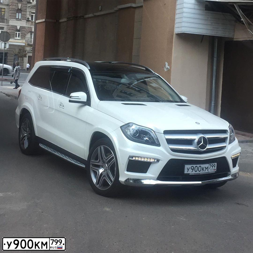 Фото автомобиля MERCEDES GL-KLASSE, 2013 — госномер У900КМ799. Цвет: БЕЛЫЙ