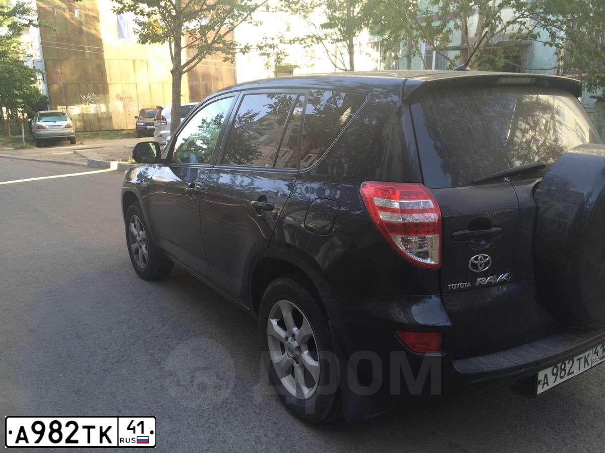 Фото автомобиля TOYOTA RAV4, 2011 — госномер А982ТК41. Цвет: ЧЕРНЫЙ