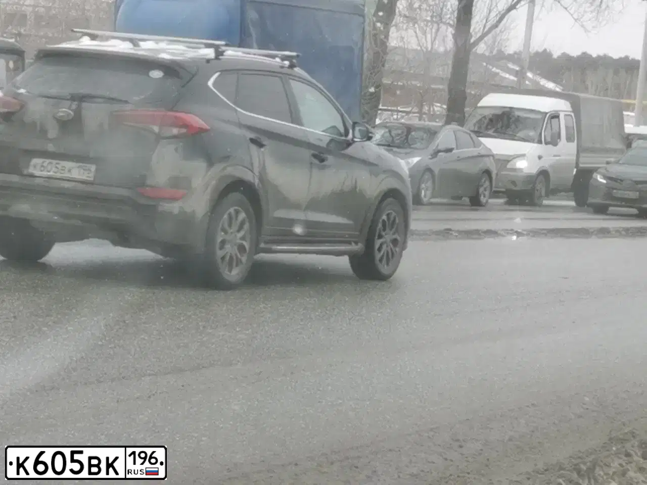 Фото автомобиля HYUNDAI TUCSON, 2017 — госномер К605ВК196. Цвет: ЧЕРНЫЙ