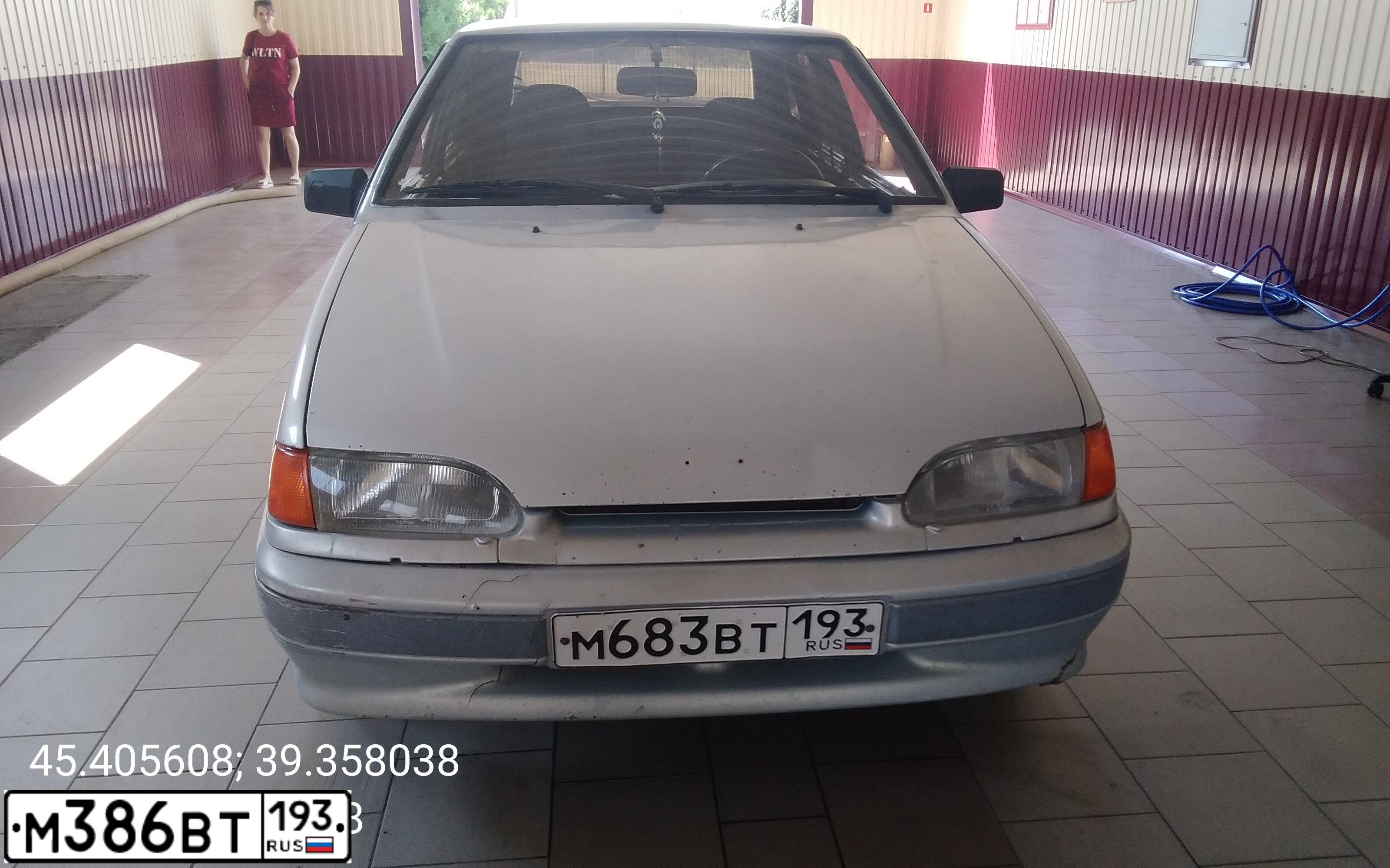 Фото автомобиля LADA 2114 SAMARA, 2005 — госномер М683ВТ193. Цвет: СЕРЕБРИСТО-ЖЕЛТО-ГОЛУБОЙ