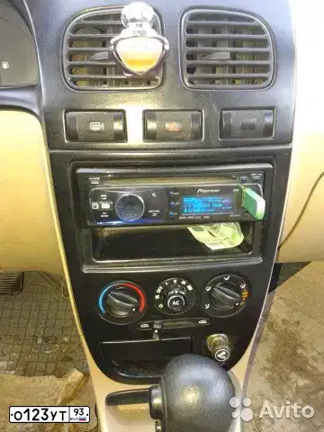 Фото автомобиля KIA RIO, 2000 — госномер С344АО93. Цвет: ЗОЛОТИСТЫЙ