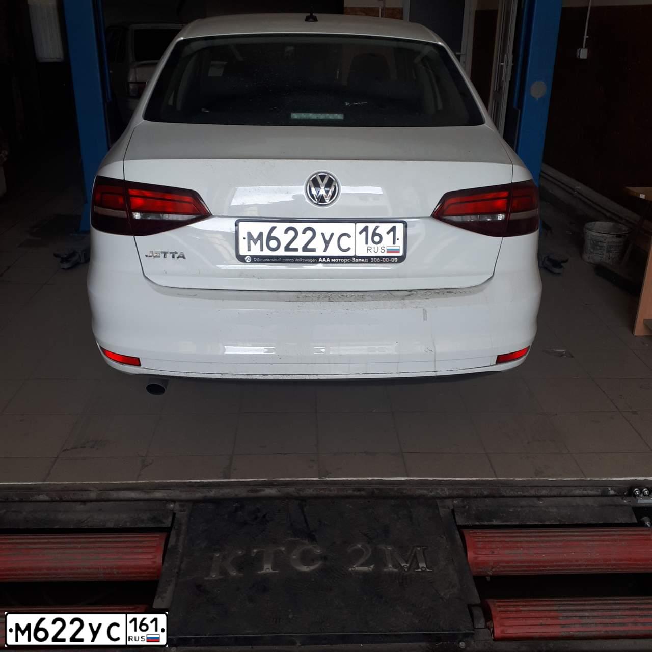 Фото автомобиля VOLKSWAGEN JETTA, 2016 — госномер М622УС161. Цвет: Белый