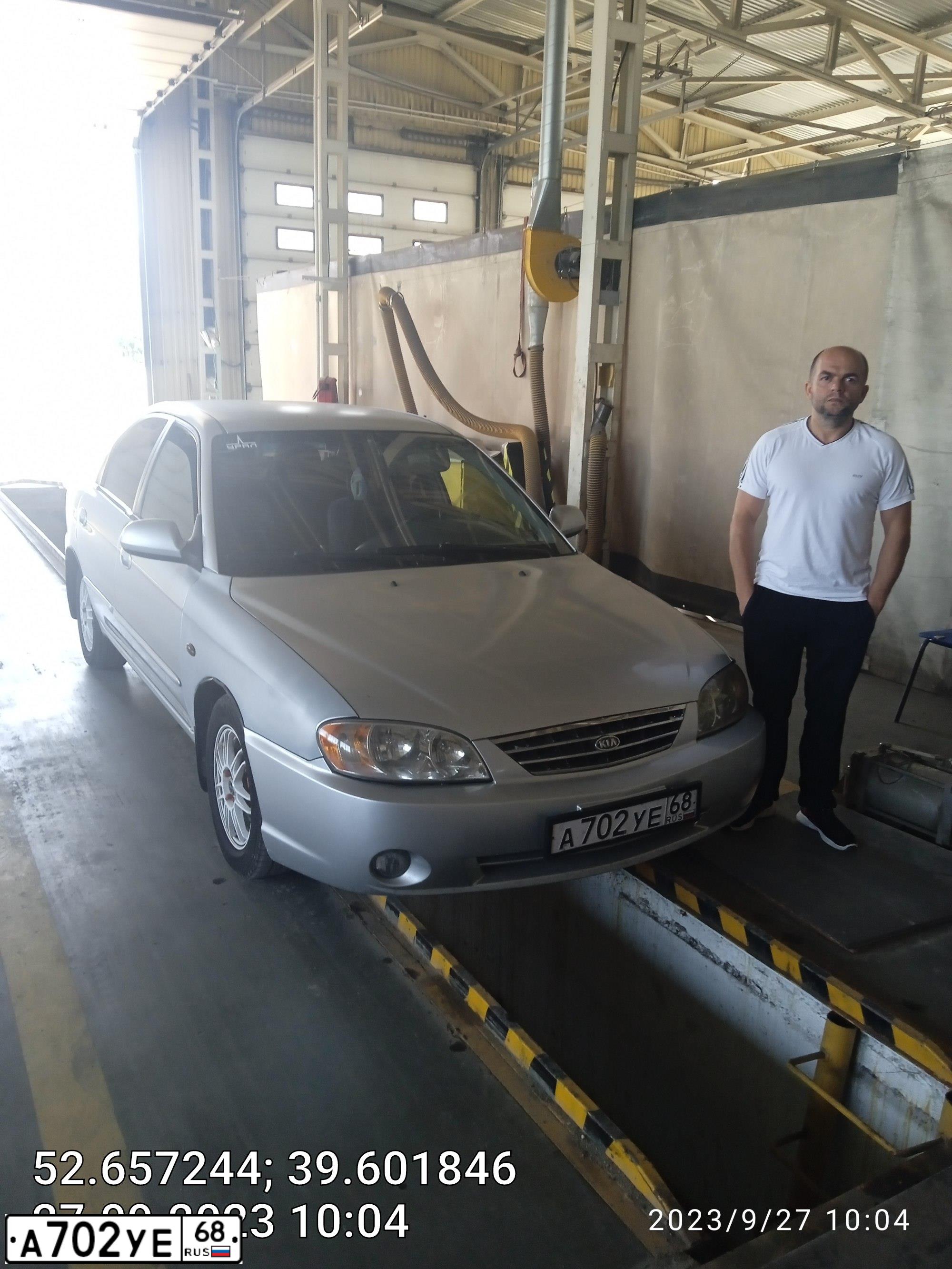 Фото автомобиля KIA SPECTRA, 2006 — госномер Х758НР30. Цвет: СВЕТЛО-СЕРЫЙ