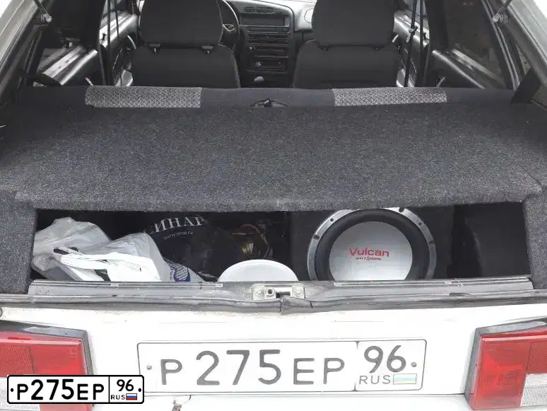 Фото автомобиля LADA 2114 SAMARA, 2004 — госномер Р275ЕР96. Цвет: СВЕТЛО-СЕРЫЙ