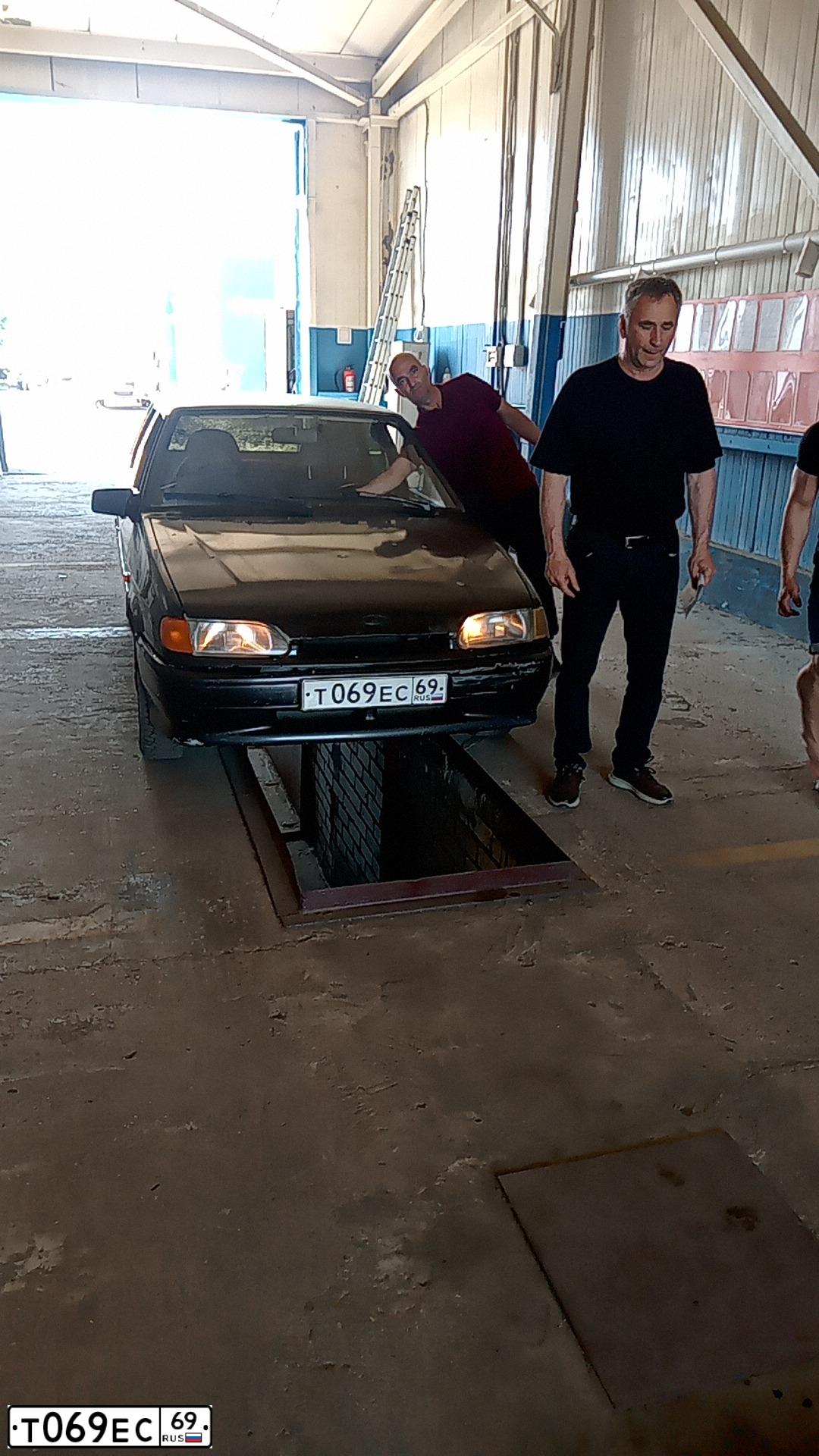 Фото автомобиля LADA 2114 SAMARA, 2008 — госномер Х111НК69. Цвет: ГРАФИТОВЫЙ МЕТАЛЛИК