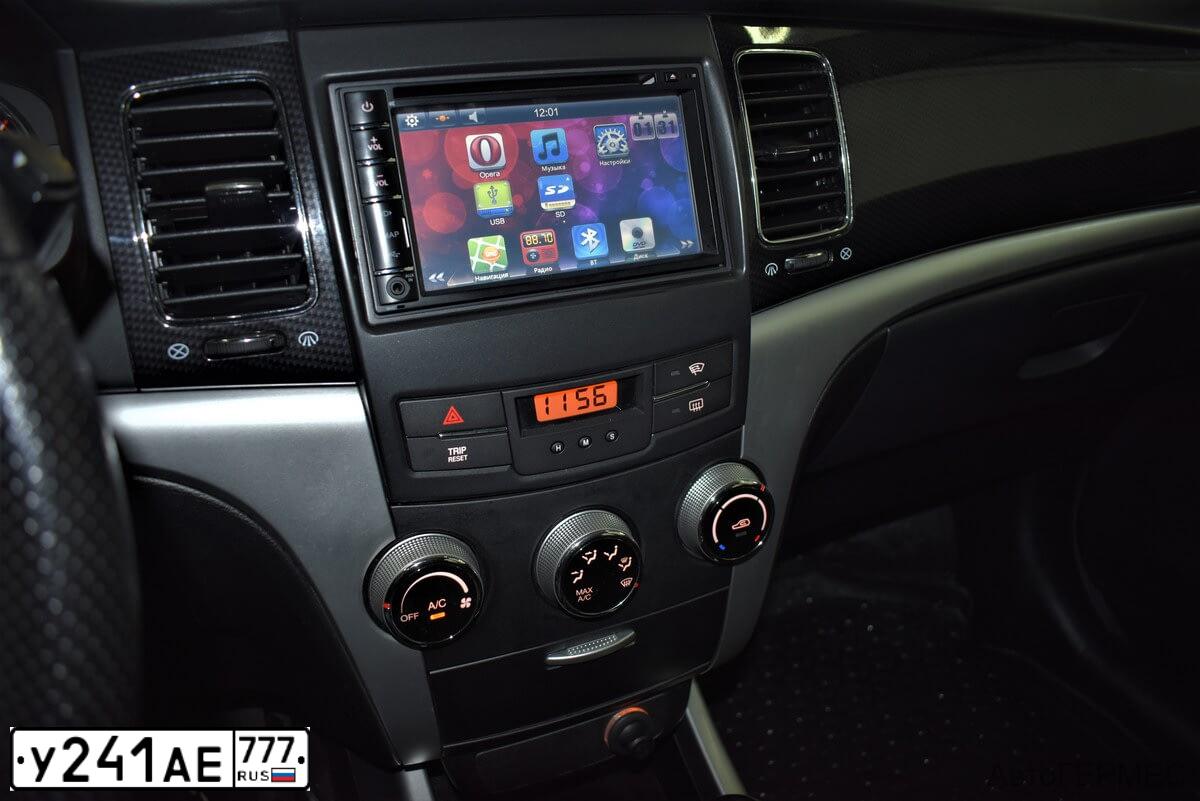 Фото автомобиля SSANGYONG ACTYON, 2013 — госномер У241АЕ777. Цвет: Белый
