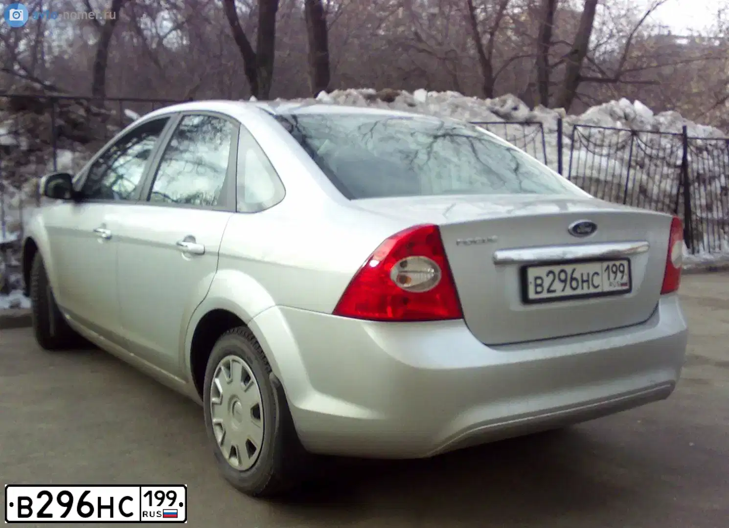 Фото автомобиля FORD FOCUS, 2008 — госномер В296НС199. Цвет: СЕРЕБРИСТЫЙ