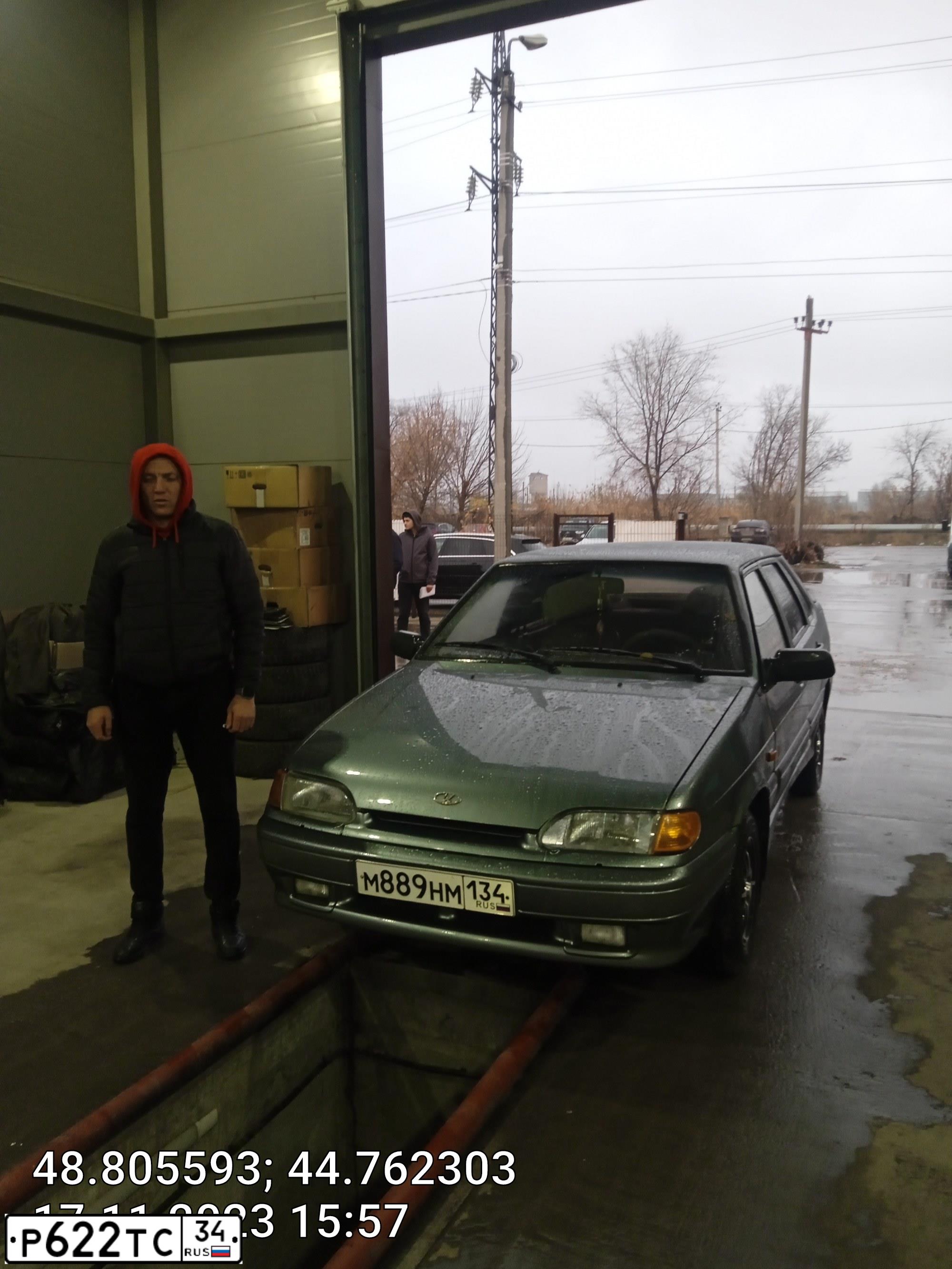Фото автомобиля LADA 2115, 2011 — госномер М889НМ134
