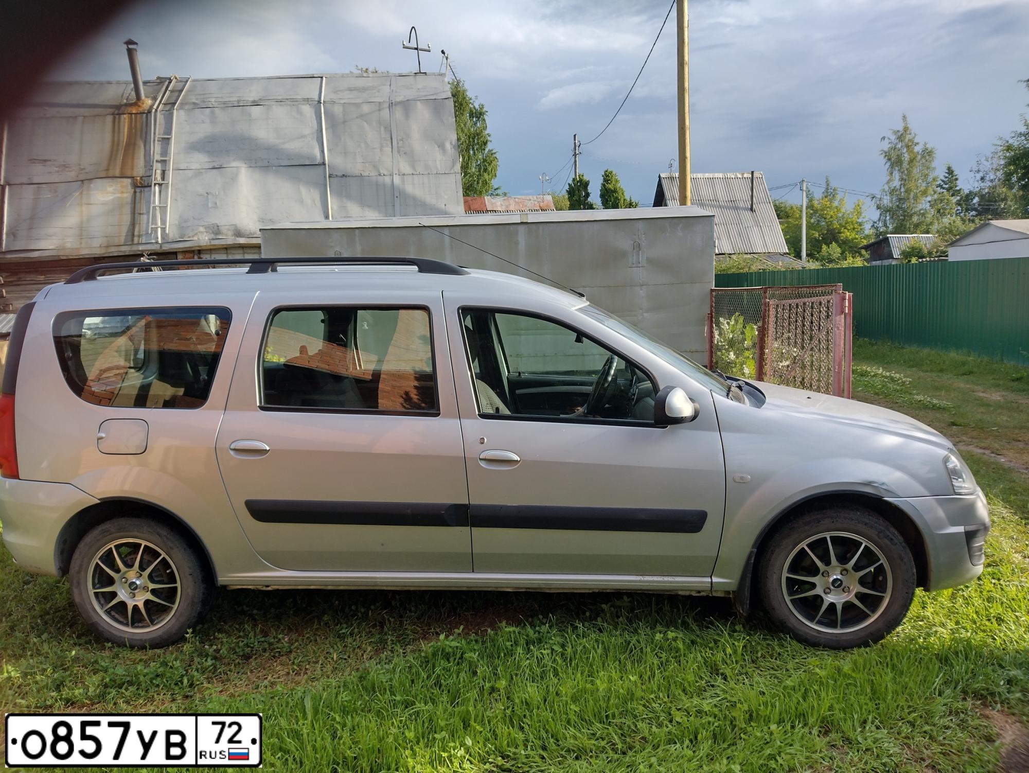 Фото автомобиля LADA LARGUS, 2014 — госномер О857УВ72. Цвет: СЕРЕБРИСТЫЙ