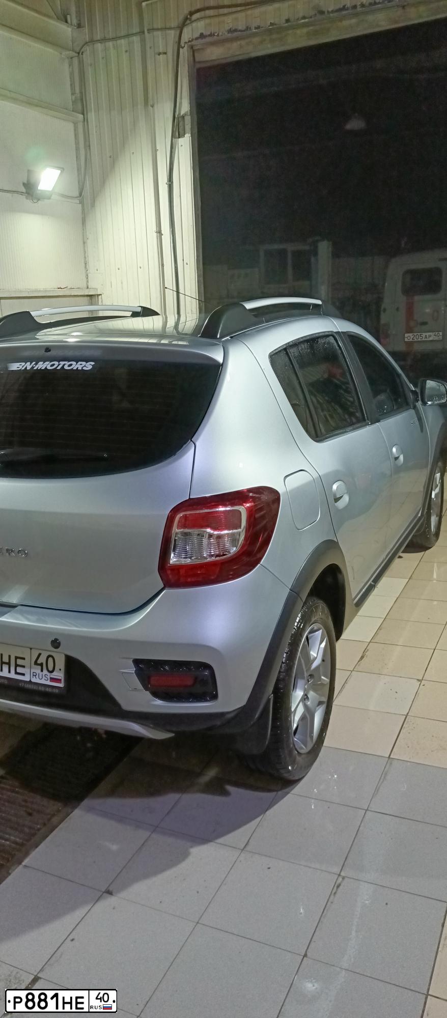 Фото автомобиля RENAULT SANDERO, 2021 — госномер Х841ВВ71. Цвет: СЕРЫЙ