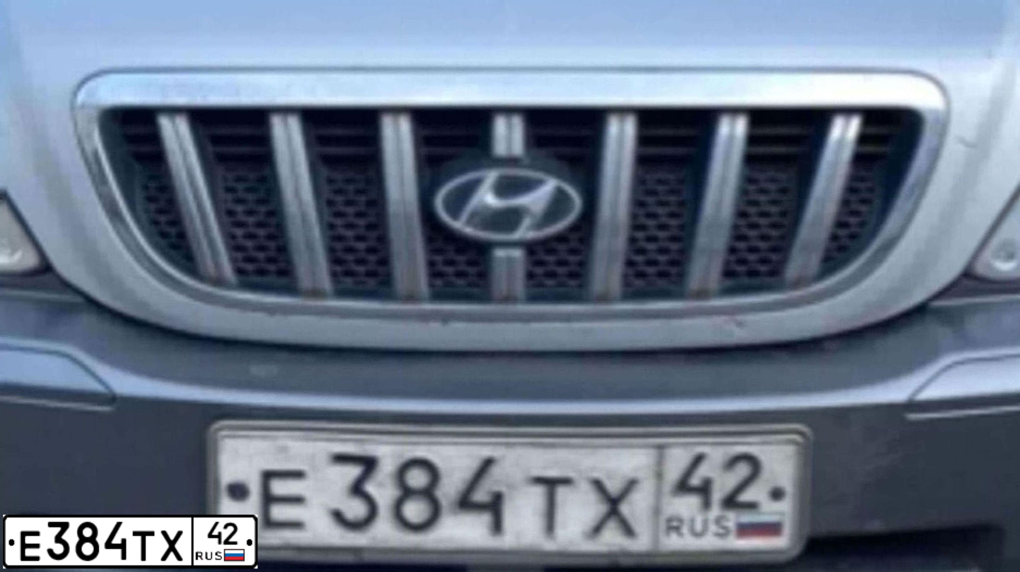 Фото автомобиля HYUNDAI TERRACAN, 2002 — госномер Е384ТХ42. Цвет: СЕРЫЙ-ТЕМНО-СЕРЫЙ