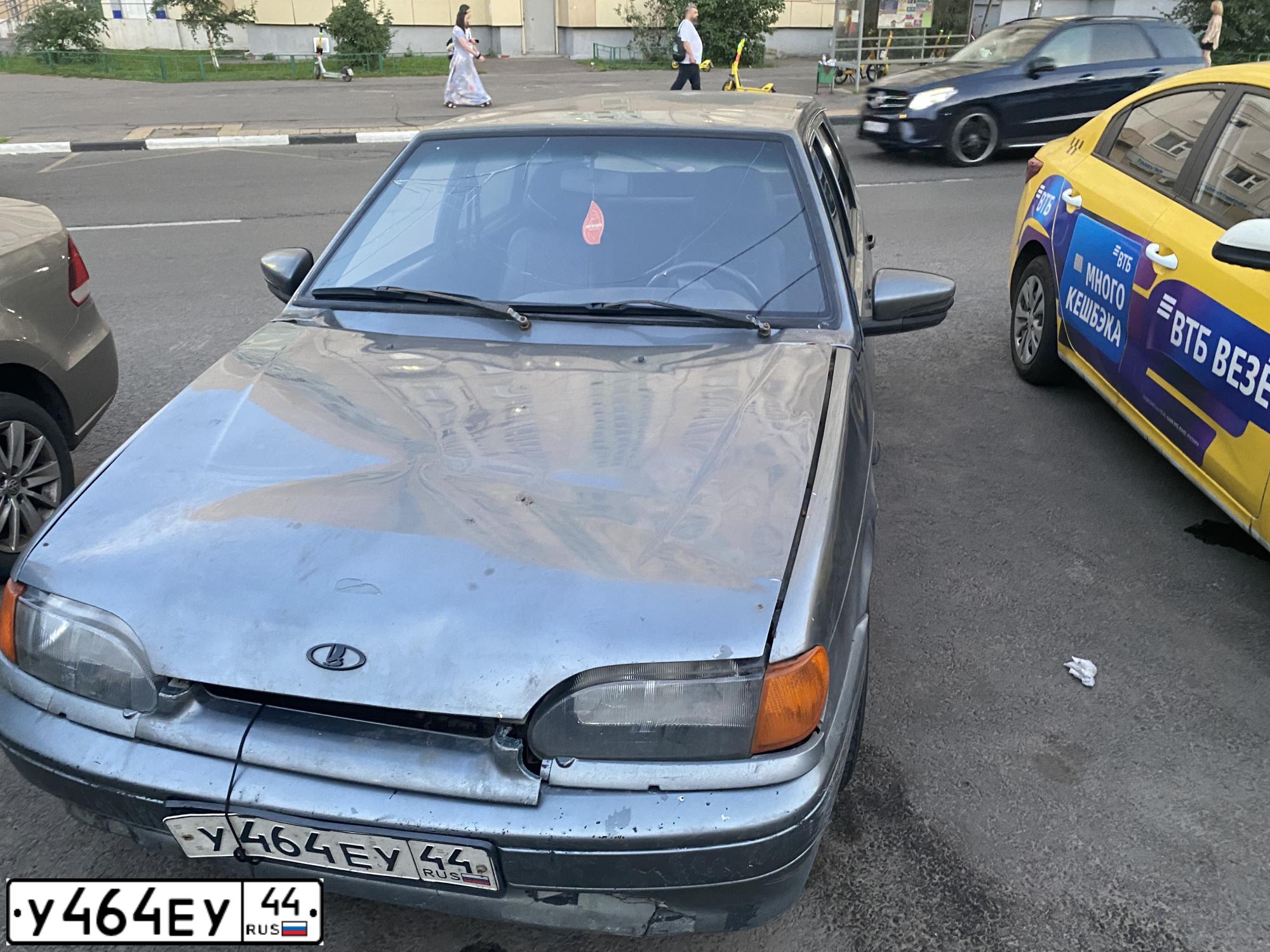 Фото автомобиля LADA 2114 SAMARA, 2005 — госномер У464ЕУ44. Цвет: средний серо-зеленый металлик
