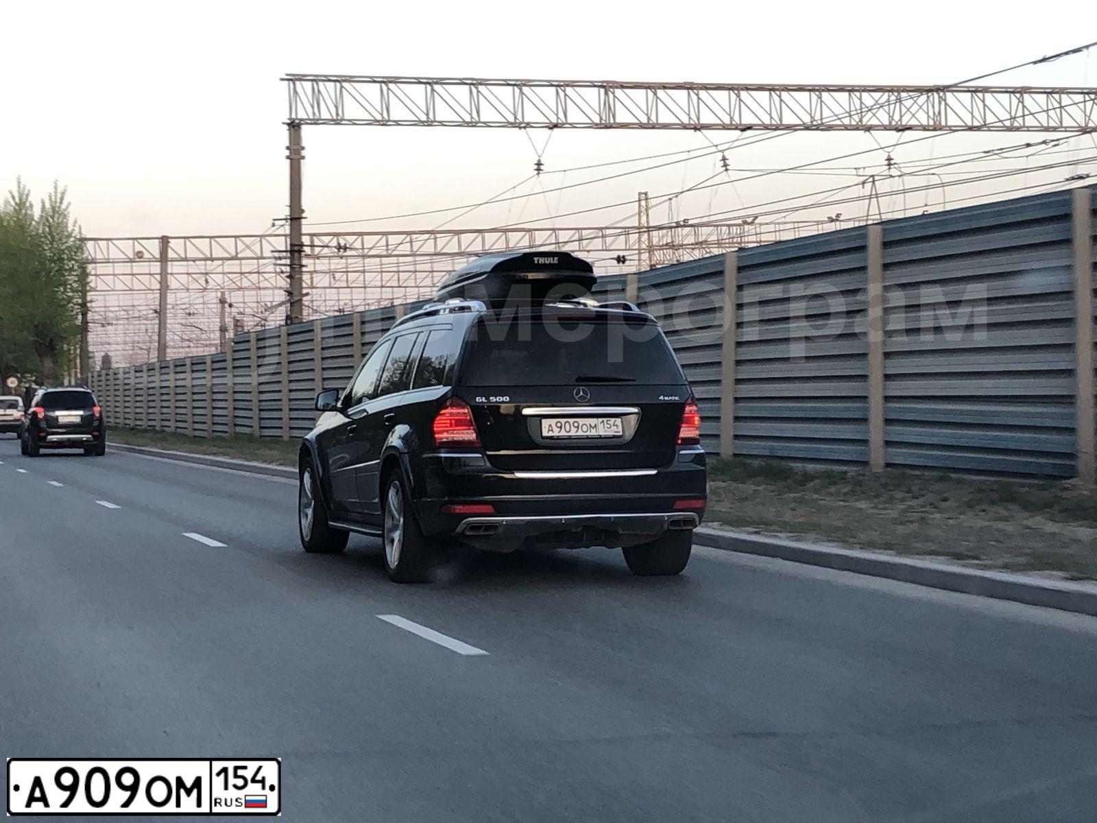 Фото автомобиля MERCEDES GL-KLASSE, 2011 — госномер А909ОМ154. Цвет: ЧЕРНЫЙ
