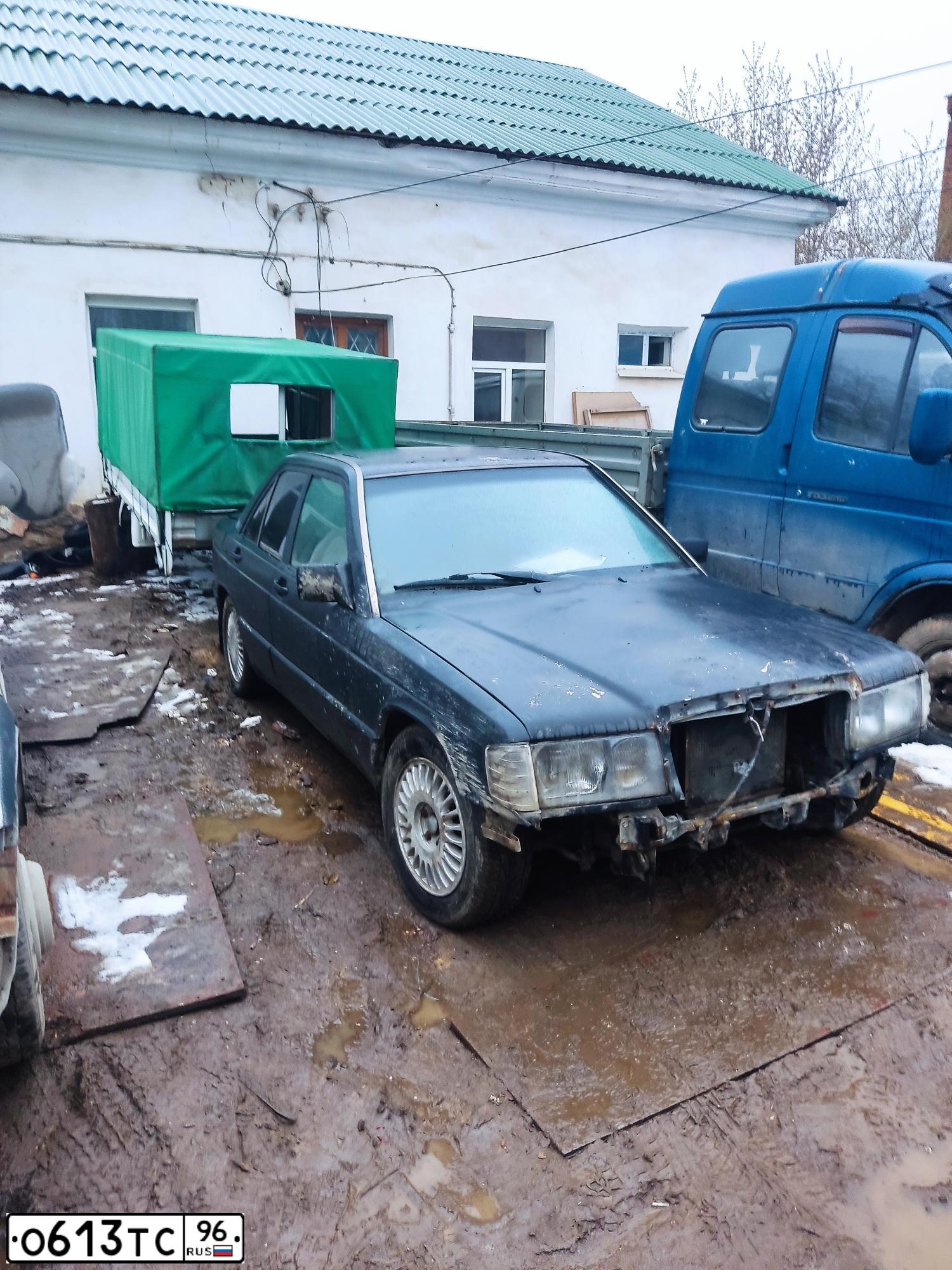Фото автомобиля MERCEDES C-KLASSE, 1993 — госномер О613ТС96. Цвет: ЧЕРНЫЙ