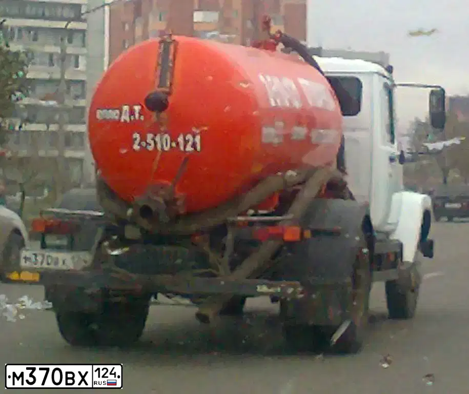 Фото автомобиля GAZ Z 3309, 2011 — госномер М155КХ124. Цвет: Белый