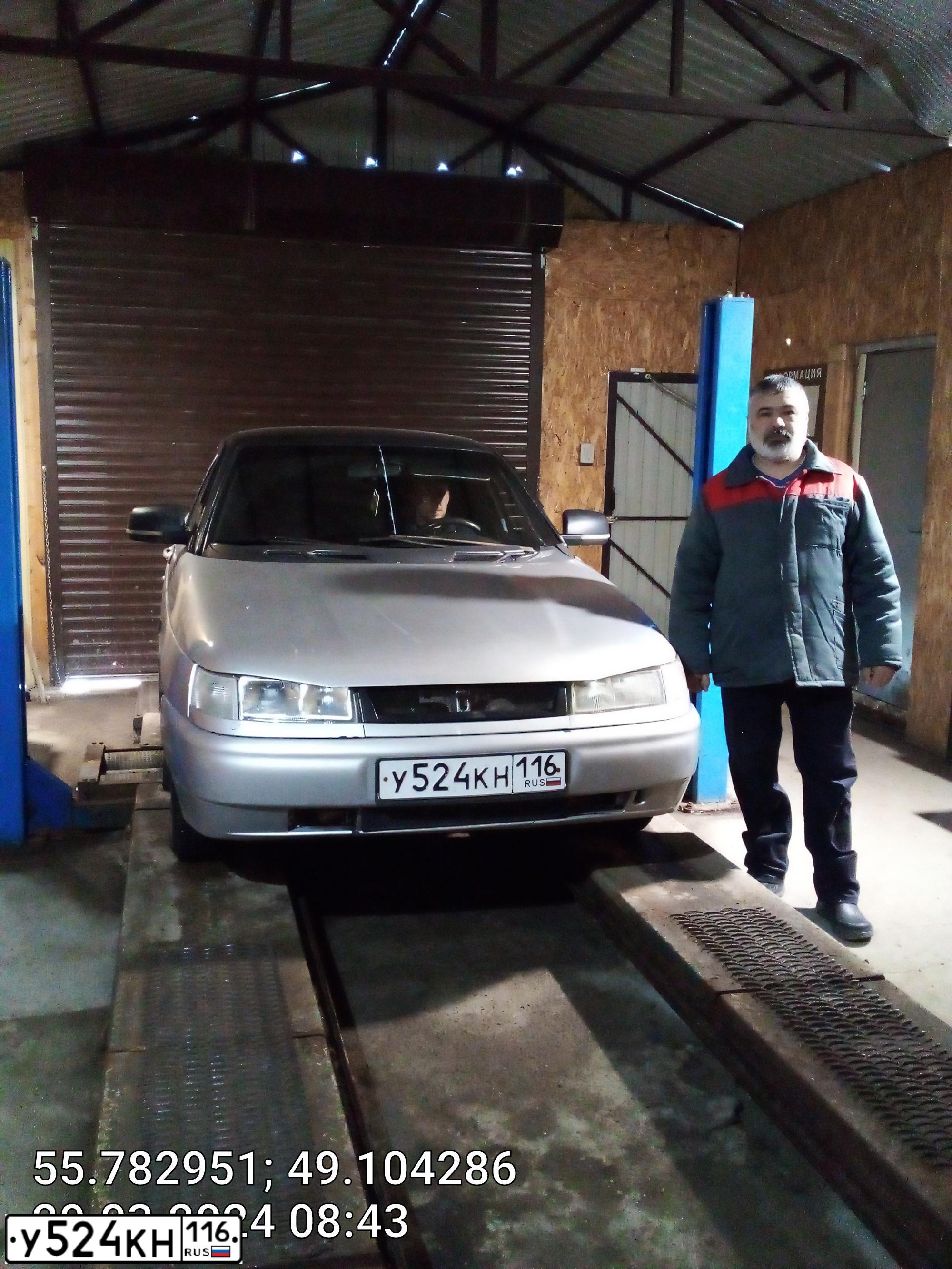 Фото автомобиля LADA 2112 LADA, 2003 — госномер У524КН116. Цвет: СВЕТЛО-СЕРЕБРИСТЫЙ МЕТАЛЛ