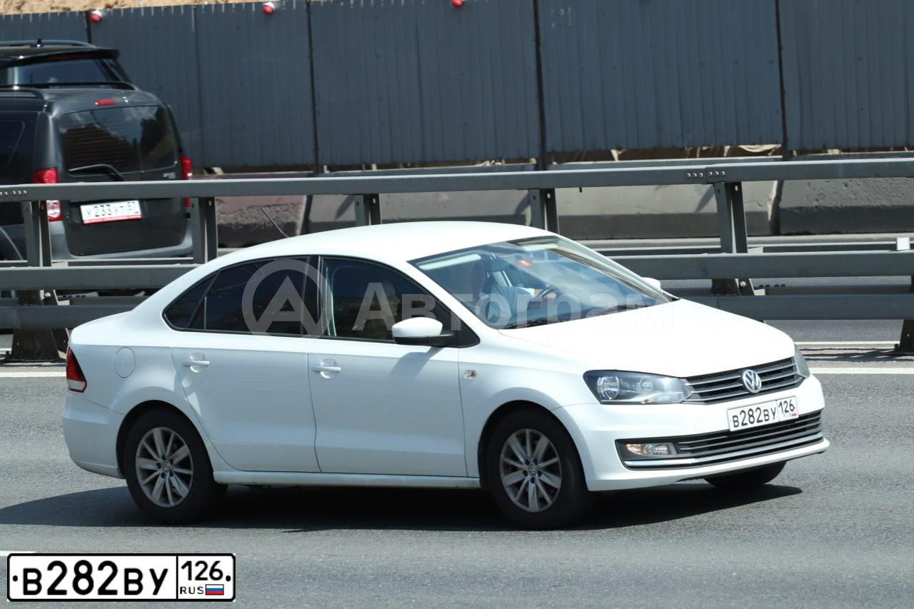 Фото автомобиля VOLKSWAGEN POLO, 2016 — госномер В282ВУ126. Цвет: БЕЛЫЙ