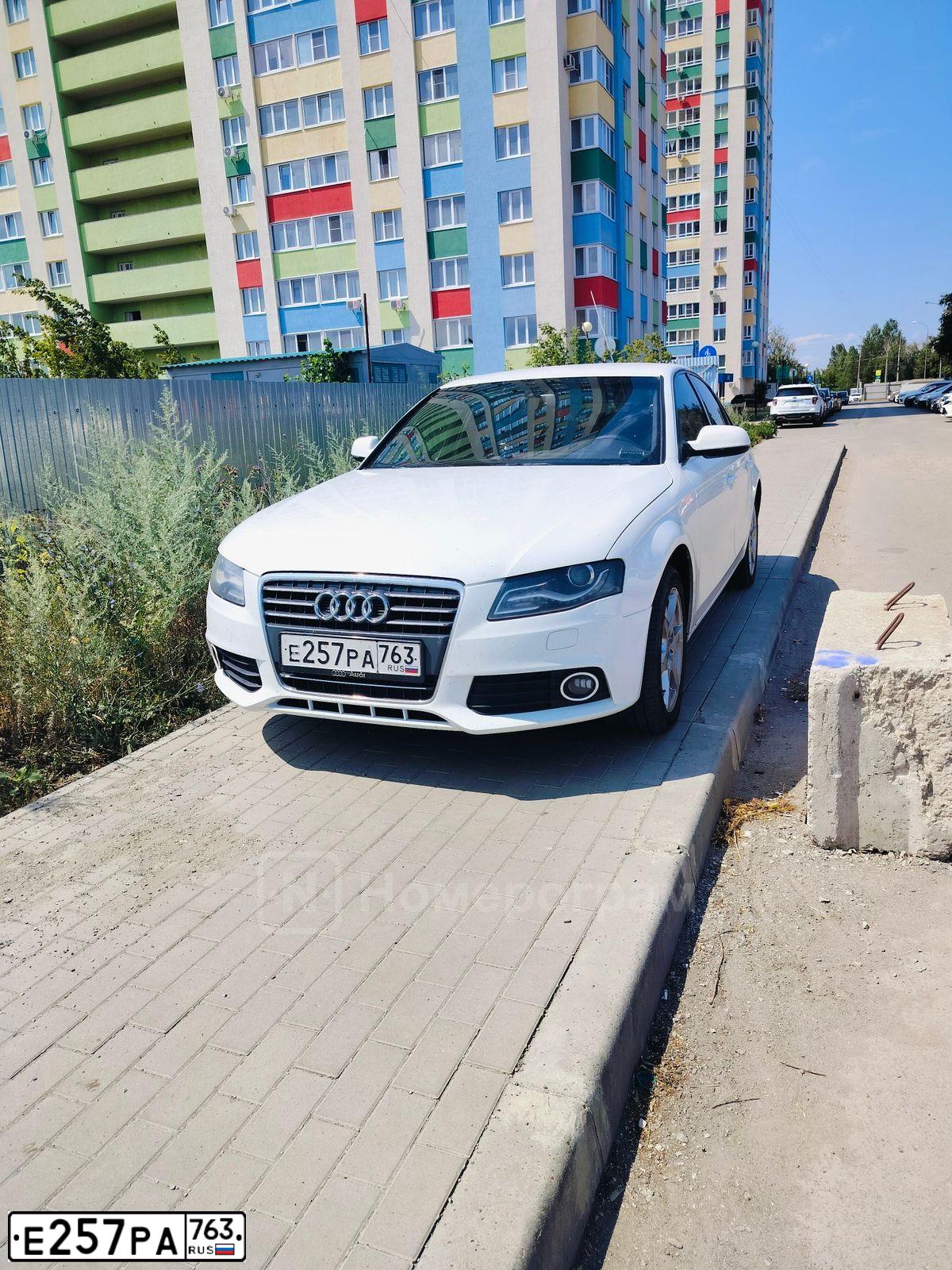 Фото автомобиля AUDI A4, 2010 — госномер К314ВЕ156