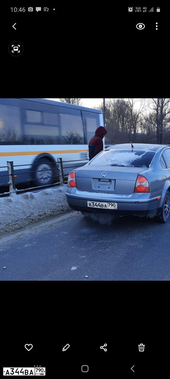 Фото автомобиля VOLKSWAGEN PASSAT, 2002 — госномер А344ВА790. Цвет: СВЕТЛО-СЕРЫЙ
