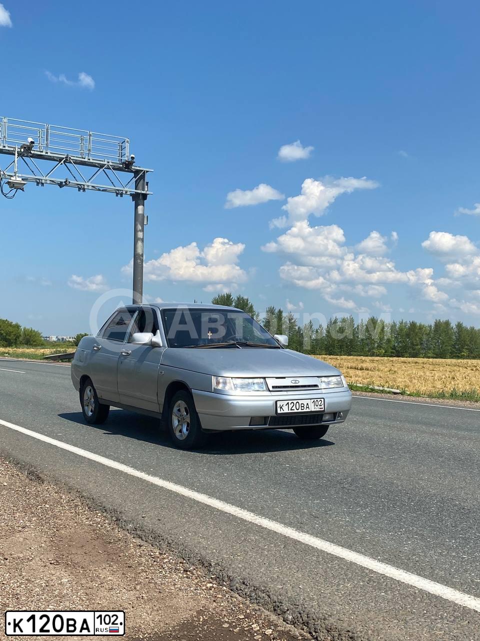 Фото автомобиля LADA 2110, 2004 — госномер К120ВА102. Цвет: СВЕТЛО-СЕРЕБРИСТЫЙ МЕТАЛЛ