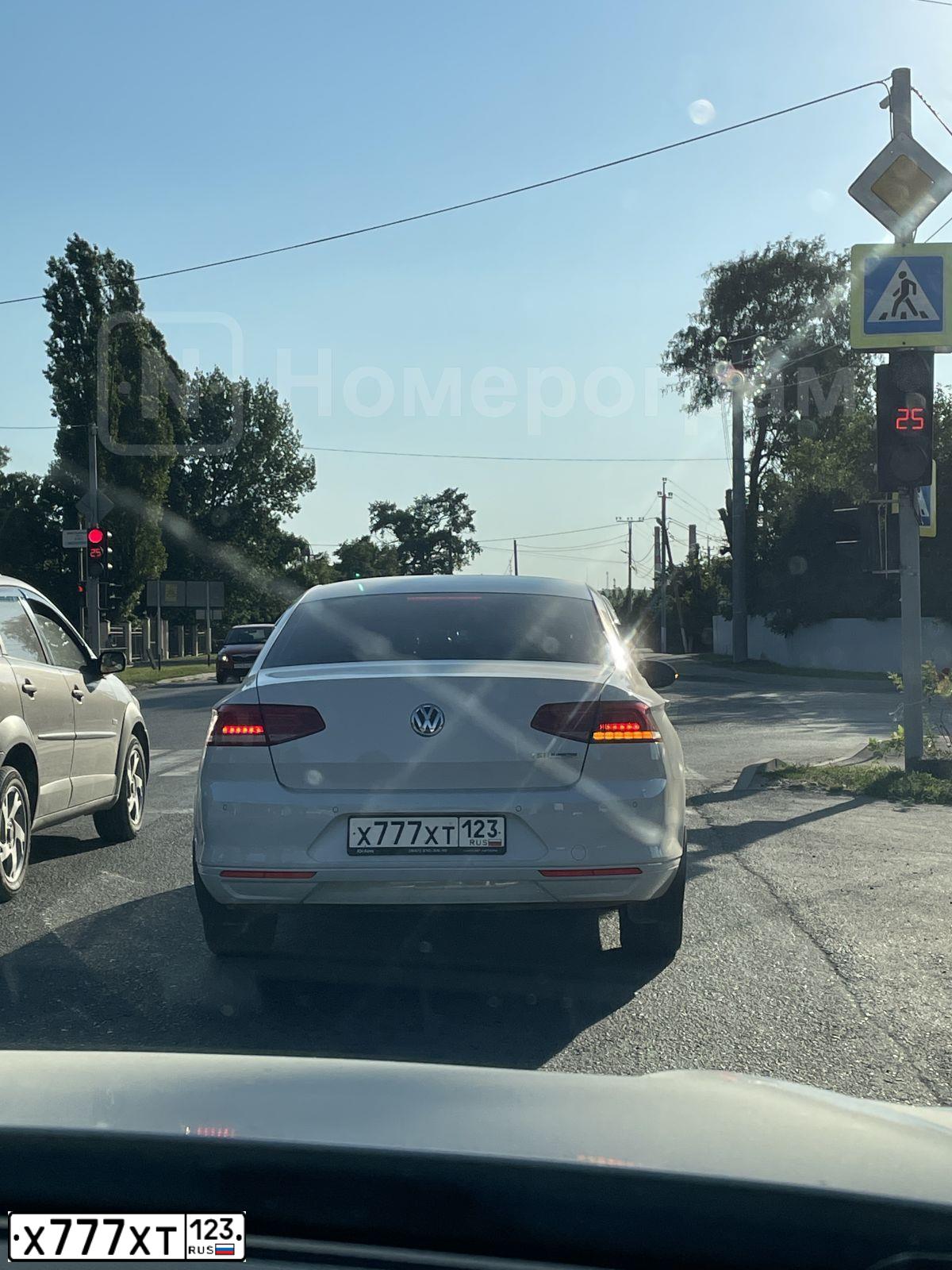 Фото автомобиля VOLKSWAGEN PASSAT, 2016 — госномер Х777ХТ123. Цвет: Белый