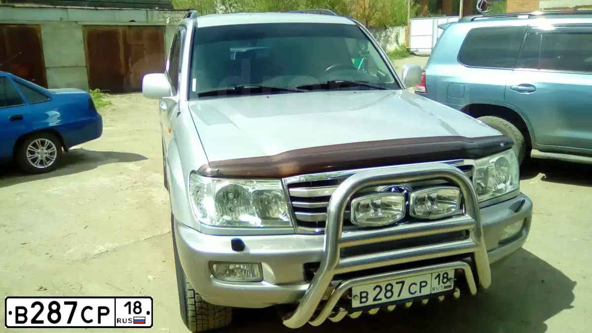 Фото автомобиля TOYOTA LANDCRUISER, 2006 — госномер М524РО43. Цвет: СЕРЕБРИСТЫЙ
